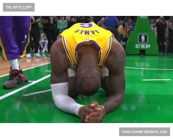 詹姆斯暴怒质疑判罚，裁判未追加狄龙技犯引争议