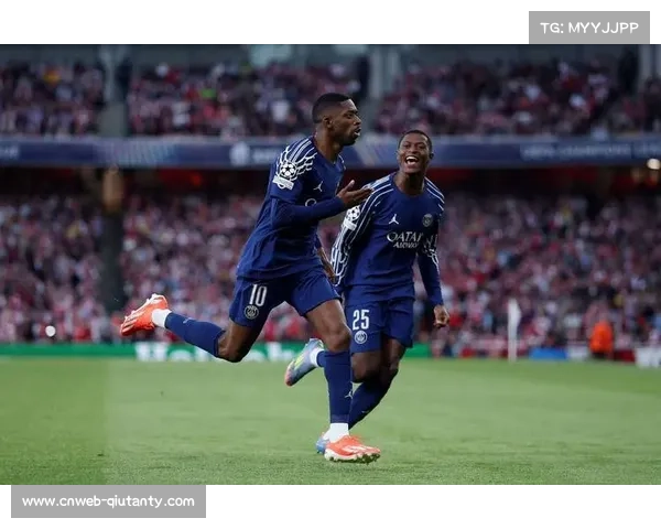 登贝莱挑射破门惊艳全场，巴黎圣日耳曼扩大领先优势